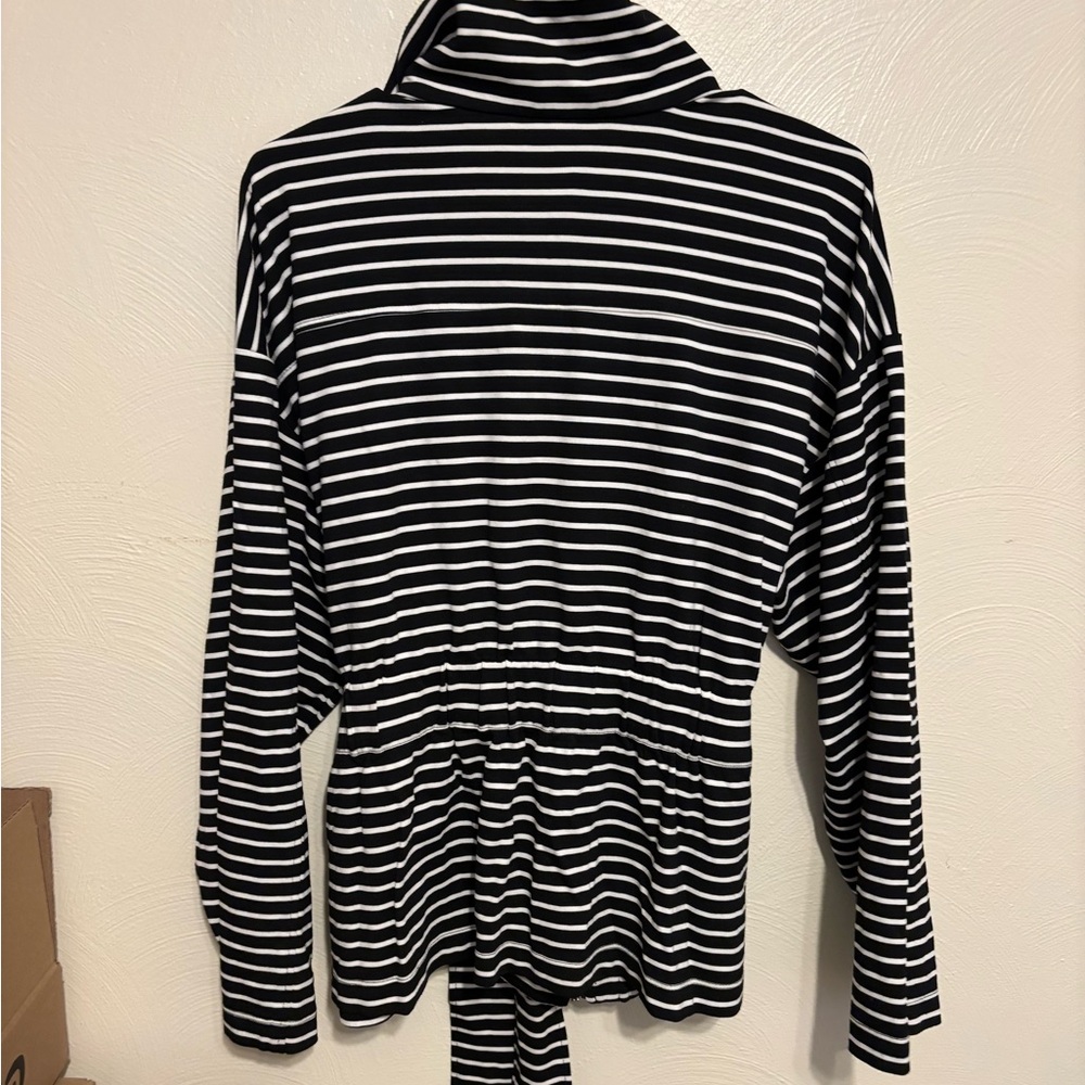 Chico’s Black White Striped Zip Jacket Size 2 Tie Waist Knit - Picture 8 of 8
